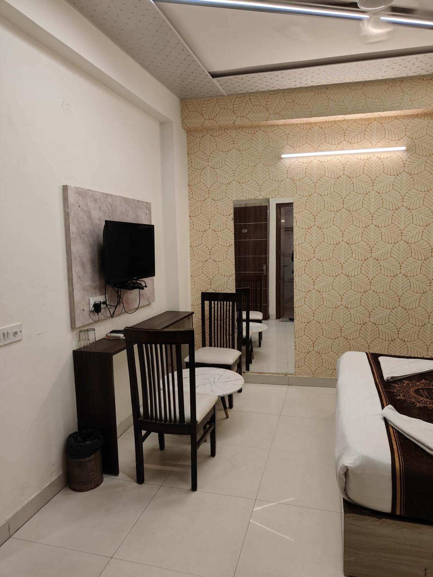 Hotel Smart Plaza Neu-Delhi Exterior foto