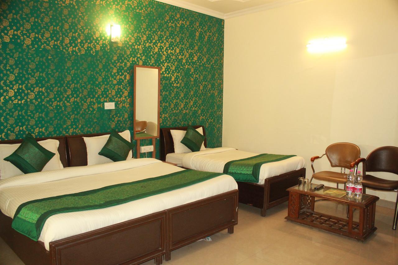 Hotel Smart Plaza Neu-Delhi Exterior foto