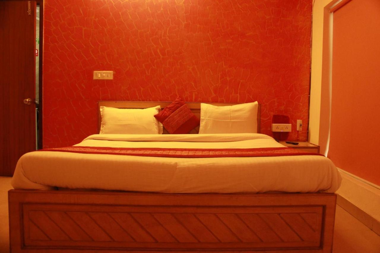 Hotel Smart Plaza Neu-Delhi Exterior foto
