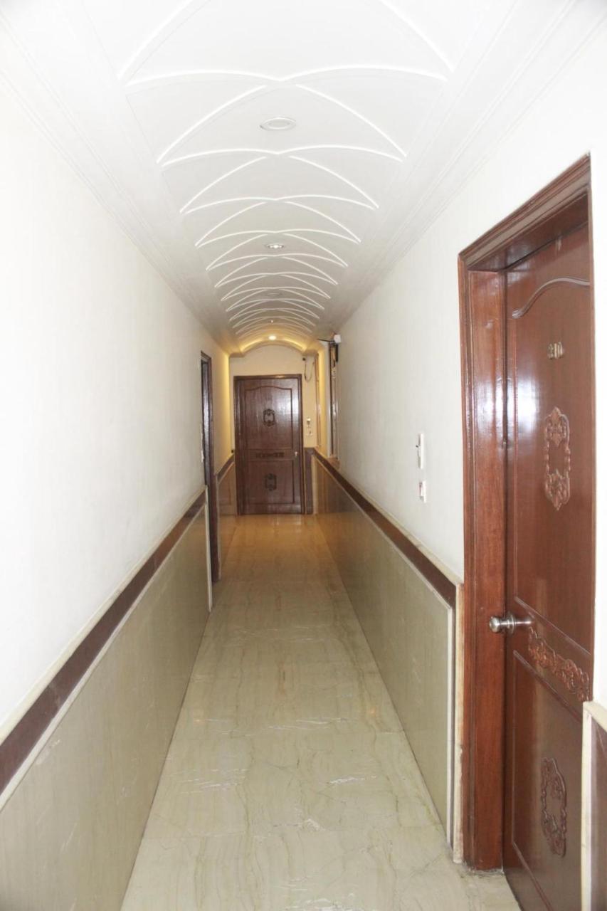 Hotel Smart Plaza Neu-Delhi Exterior foto