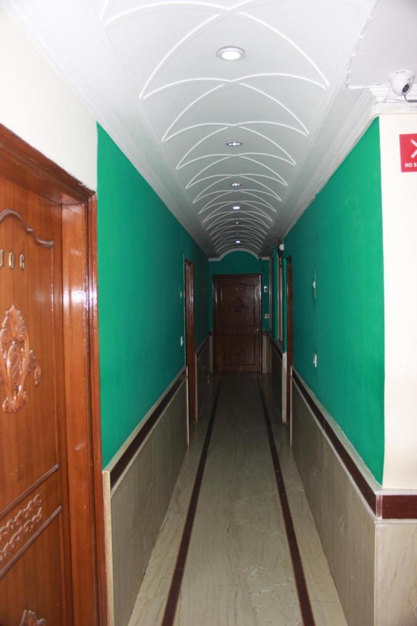 Hotel Smart Plaza Neu-Delhi Exterior foto