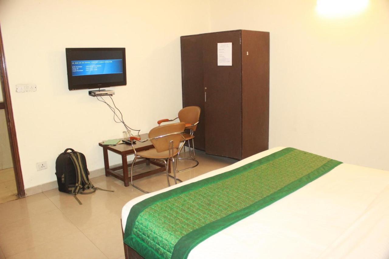 Hotel Smart Plaza Neu-Delhi Exterior foto